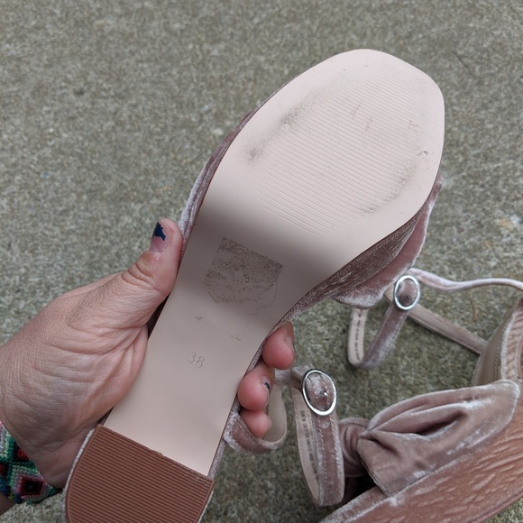 H&M Crushed Pink Velvet Chunky Heels Size 8/38 New - Picture 6 of 7